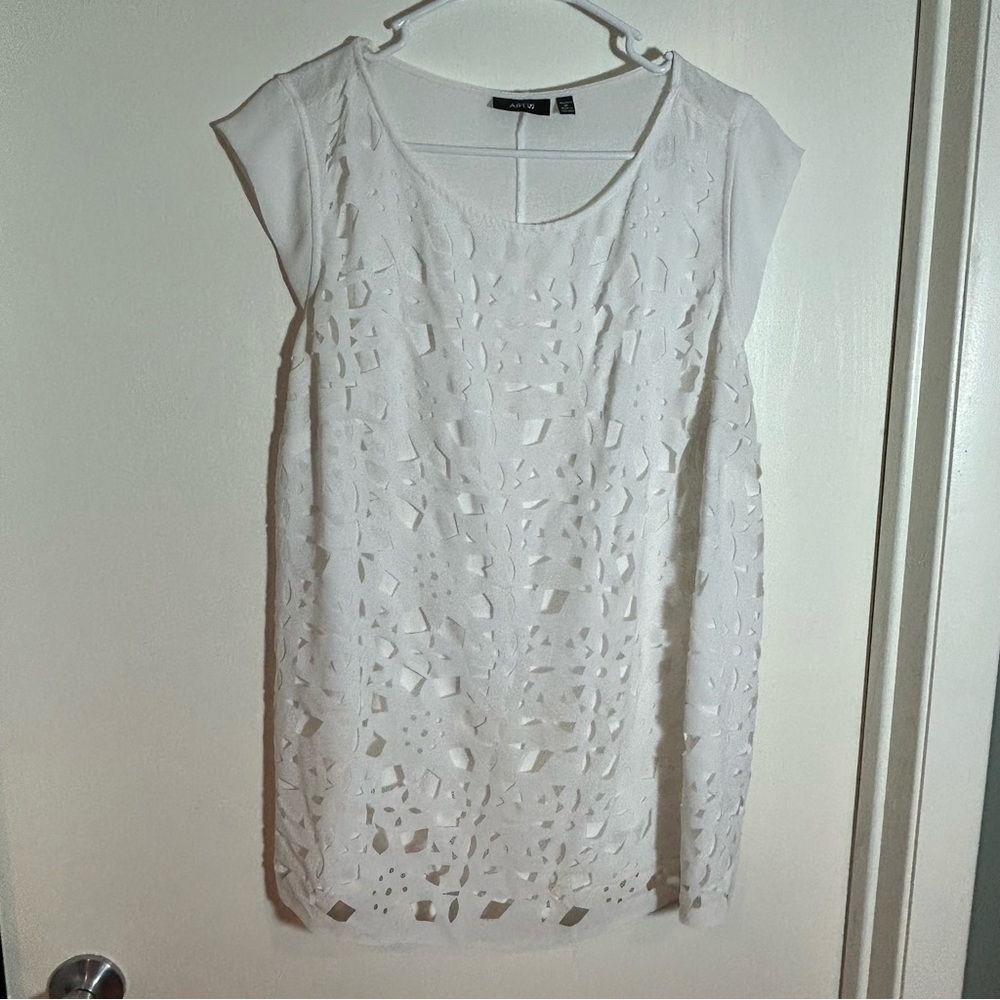Apt. 9 laser cut tank 1X white